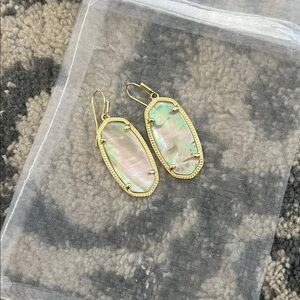 Kendra Scott Elle Gold & Ivory Mother of Pearl Earrings